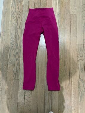 Hot pink Lululemon leggings 
Size: 2
GREAT CONDITION